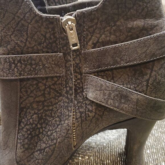 ELIZABETH AND JAMES Grey Booties - Size 10 - Picture 6 of 10